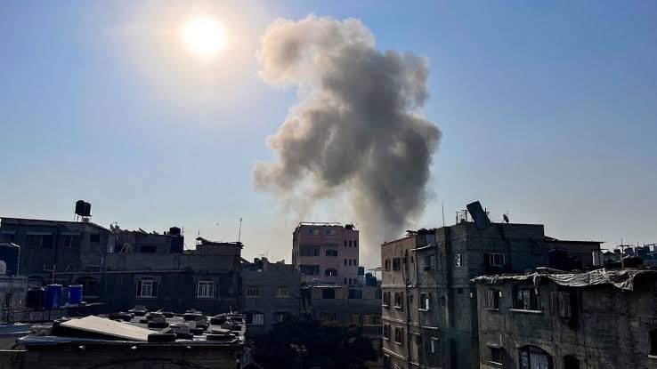 Ghanaian flag waving in front of the embassy in Doha, Qatar