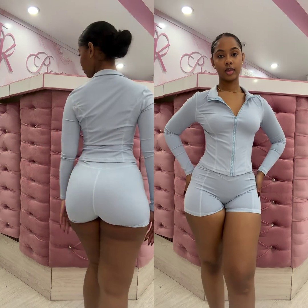 Level Up Your Workout Style with This Stunning Blue Set!