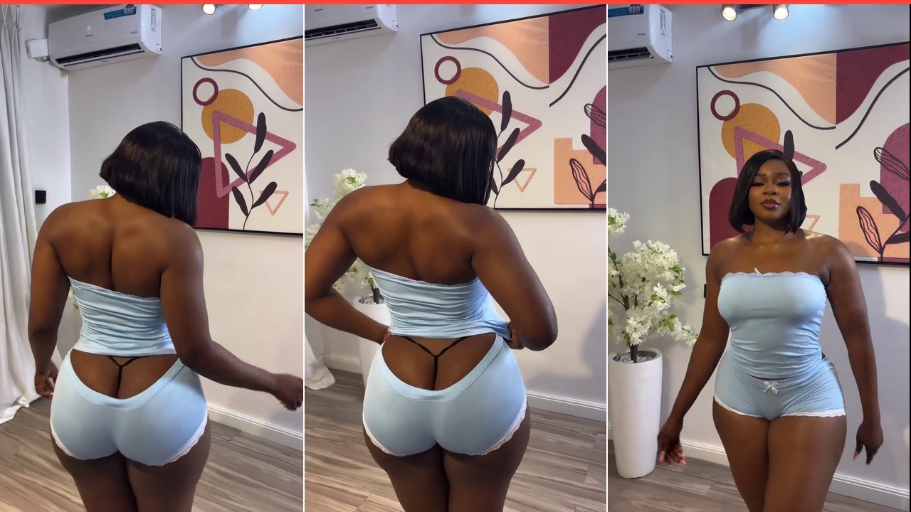 Sweet & Spicy: This Light Blue Lingerie Set is a Must-Have